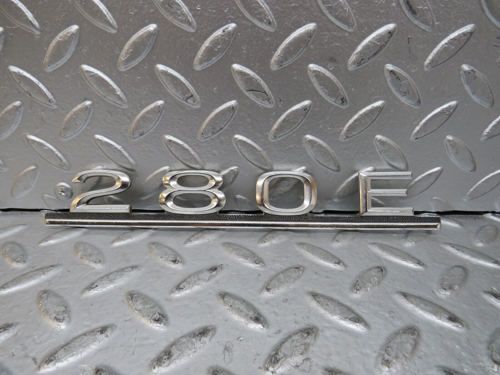 27264 Mercedes-Benz W123 280E Trunk Badge Logo Emblem 1238170815