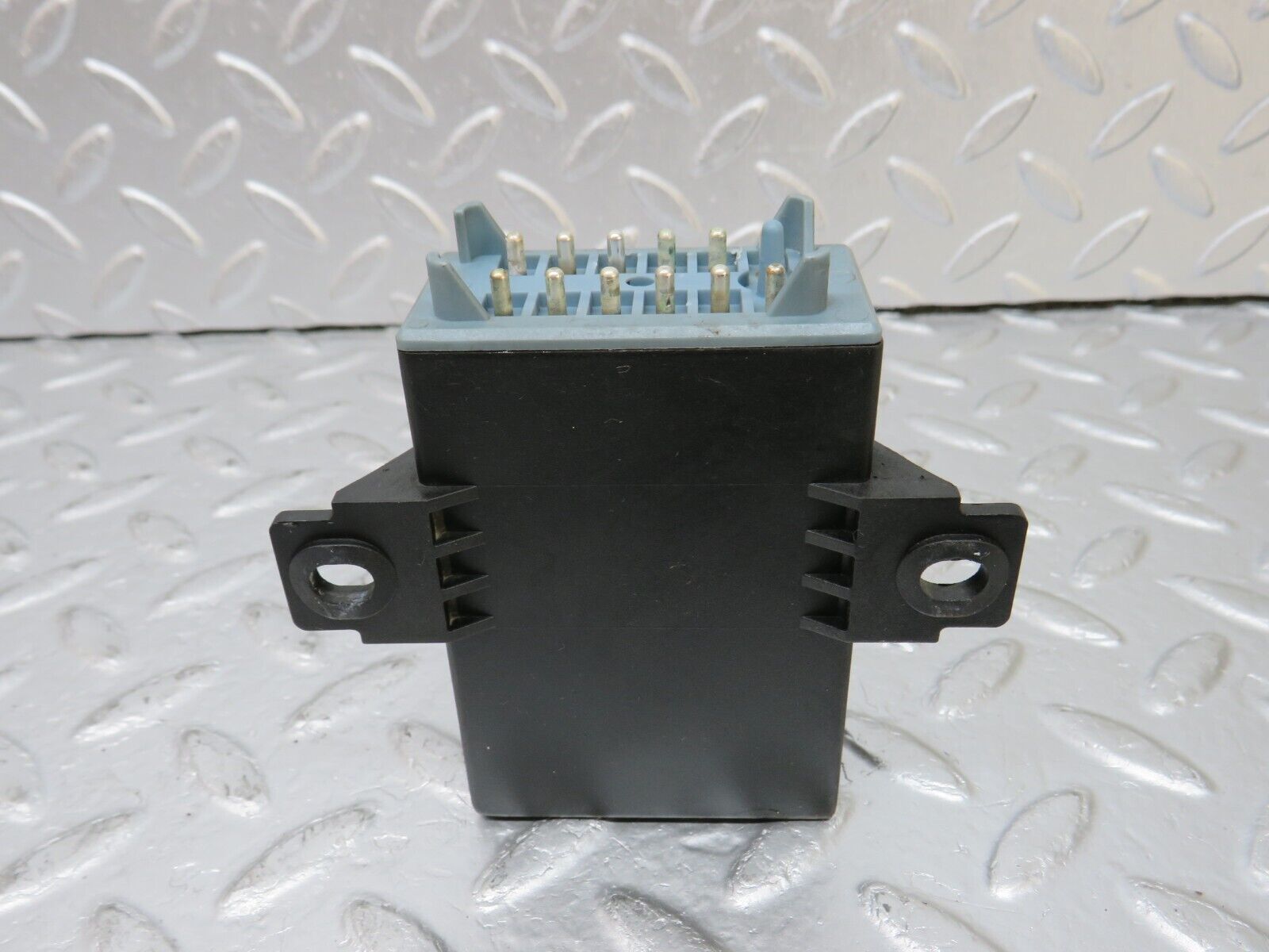 34401 Mercedes-Benz C126 380SEC Coupe Seat Belt Presenter Relay 1137328003