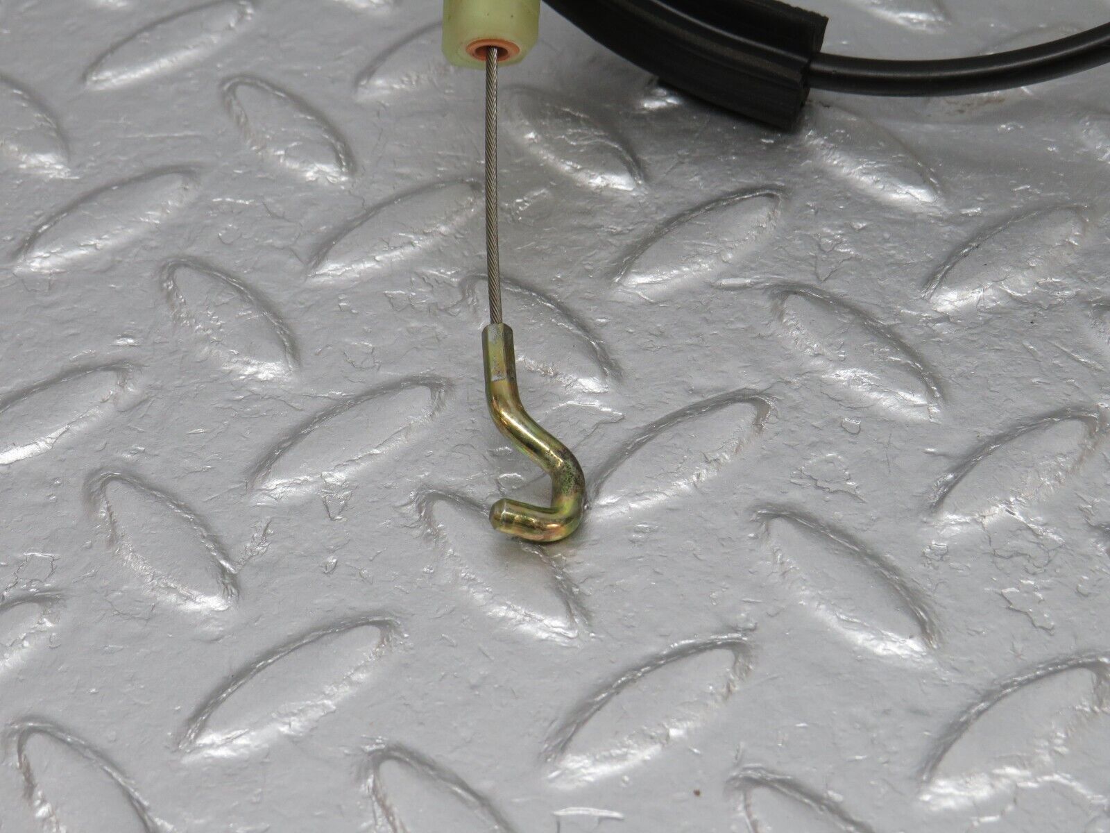 39754 Mercedes-Benz R129 320SL Coupe Door Lock Cable