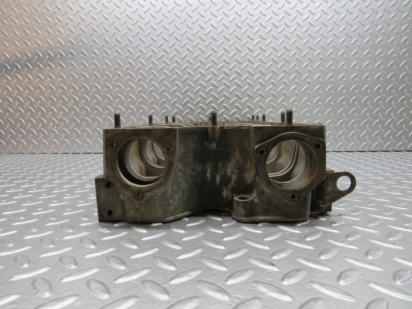 28046 Mercedes-Benz W123 280E Camshaft Bearing Casing 1100163304