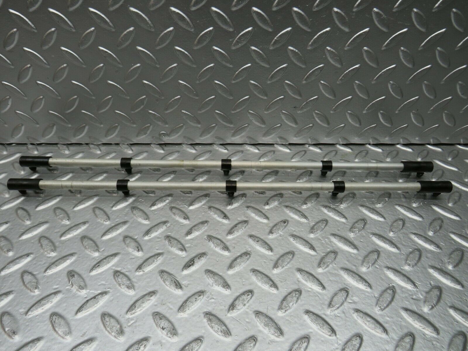 22985 Mercedes-Benz C107 450SL Coupe Camshaft Oil Tube