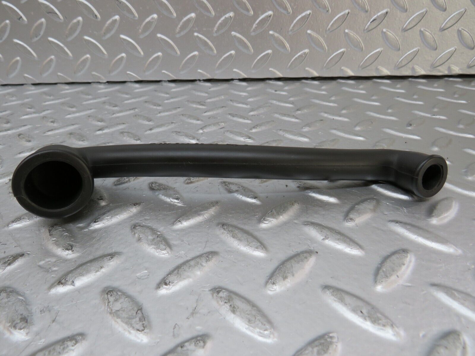 26264 Mercedes-Benz W116 450SE Crankcase Breather Hose 1170940391