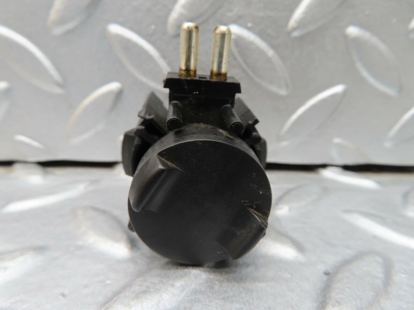 16069 Mercedes-Benz W123 280E Gearbox Kick Down Switch 0015456314