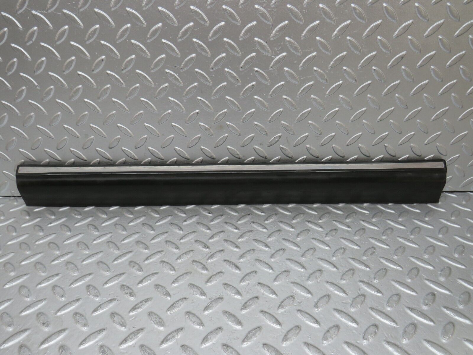 27900 Mercedes-Benz W123 280E Rear Left Door Lower Moulding Trim