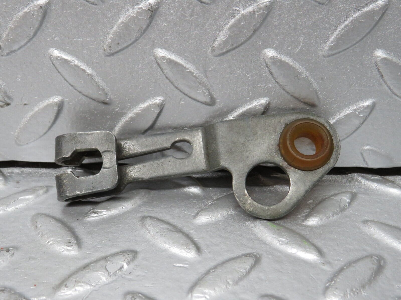 39707 Mercedes-Benz R129 320SL Coupe Automatic Gearbox Linkage Bracket