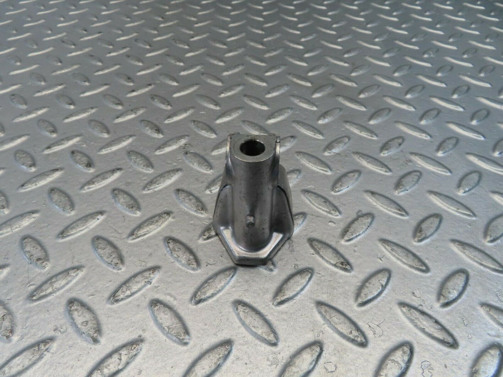 10968 Mercedes-Benz W115 220D Rocker Arm Support 6150550110