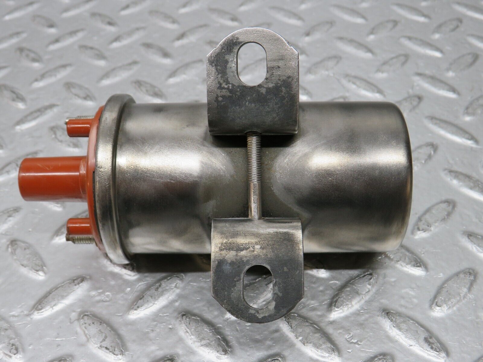 29730 Mercedes-Benz W123 230E Ignition Coil Bosch 0001584003 0221118307