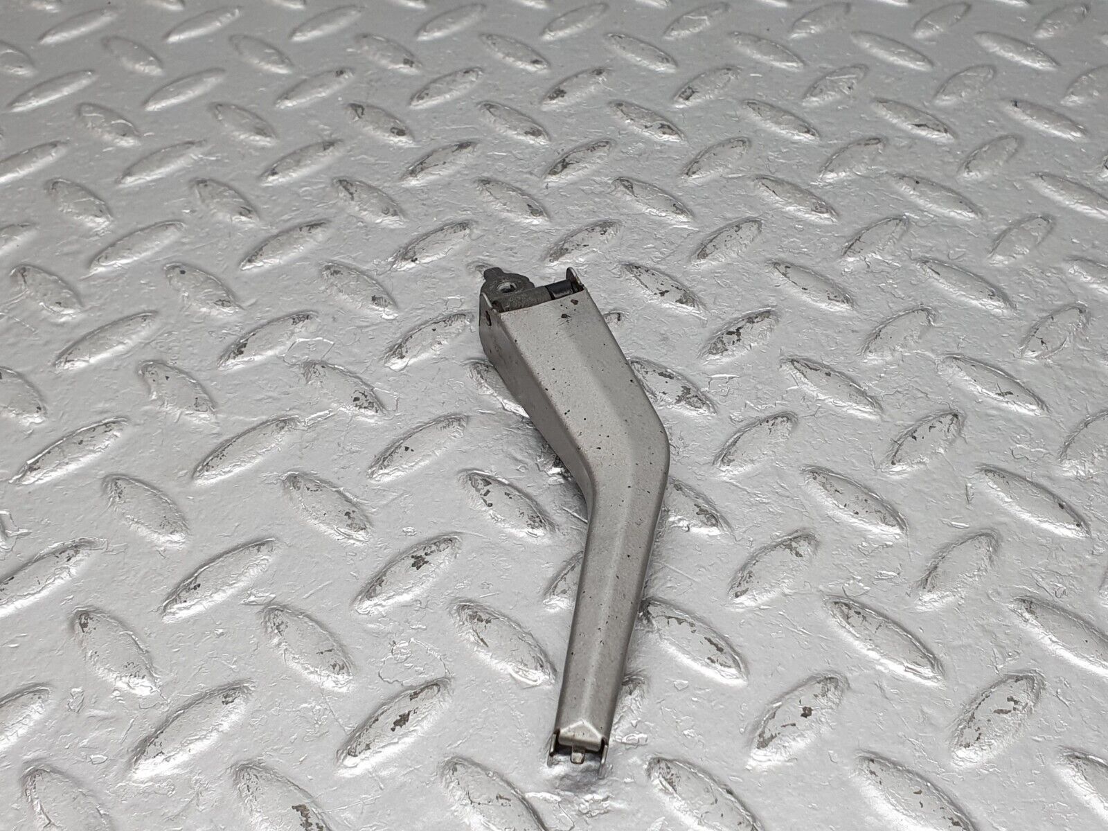 41074 Mercedes-Benz W126 300SE Headlight Wiper Arm Bosch Right Side