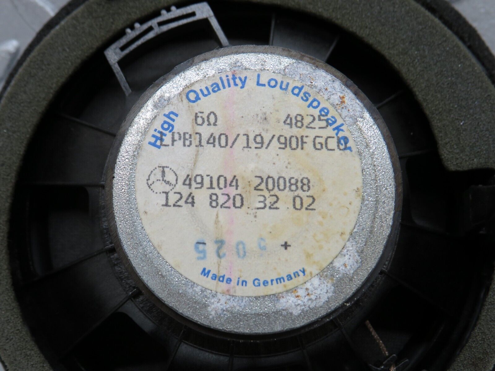 37864 Mercedes-Benz A124 320E Cabriolet Rear Right Door Speaker 1248203202