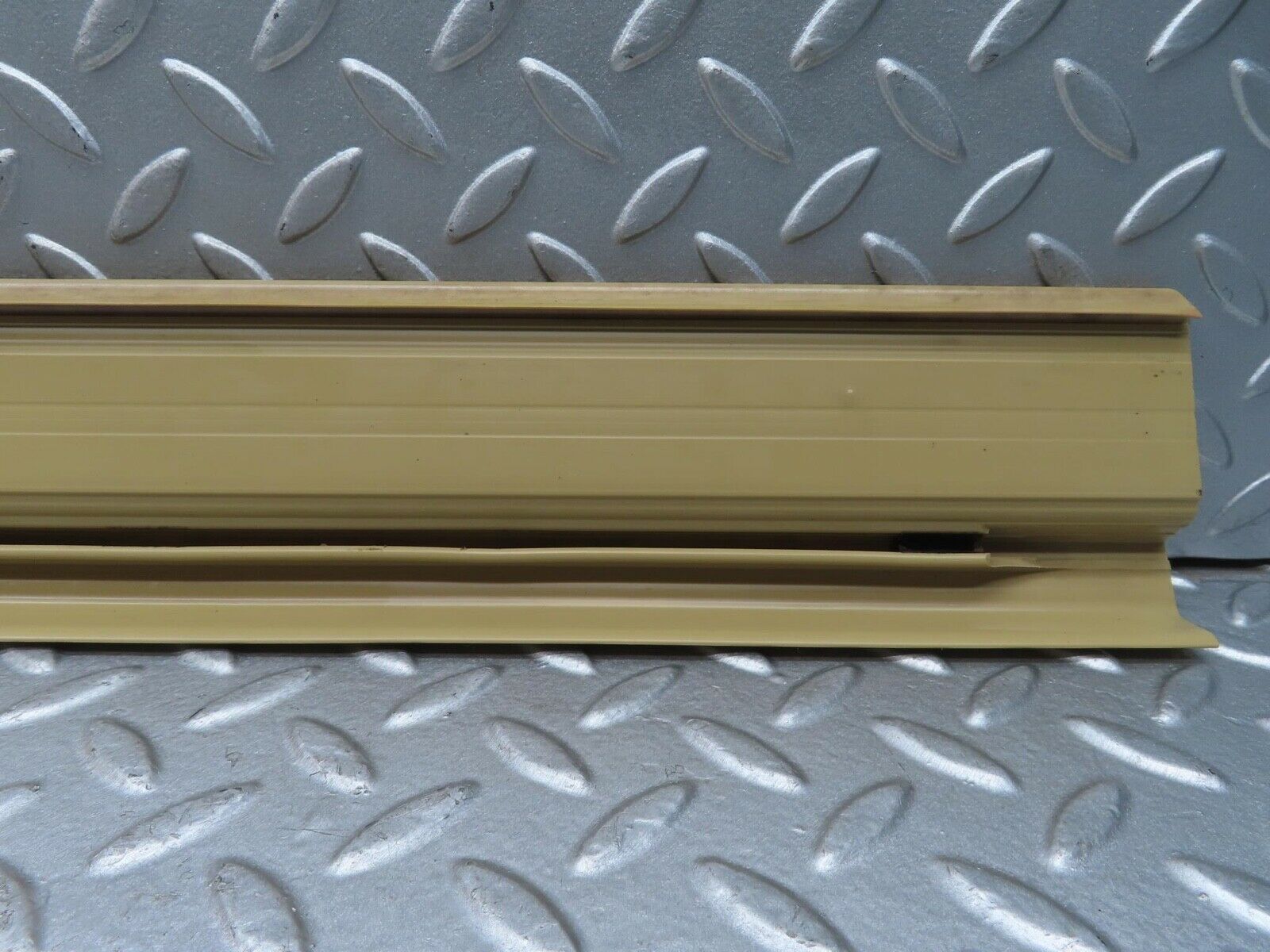 13482 Mercedes-Benz W123 200 Rear Right Door Sill