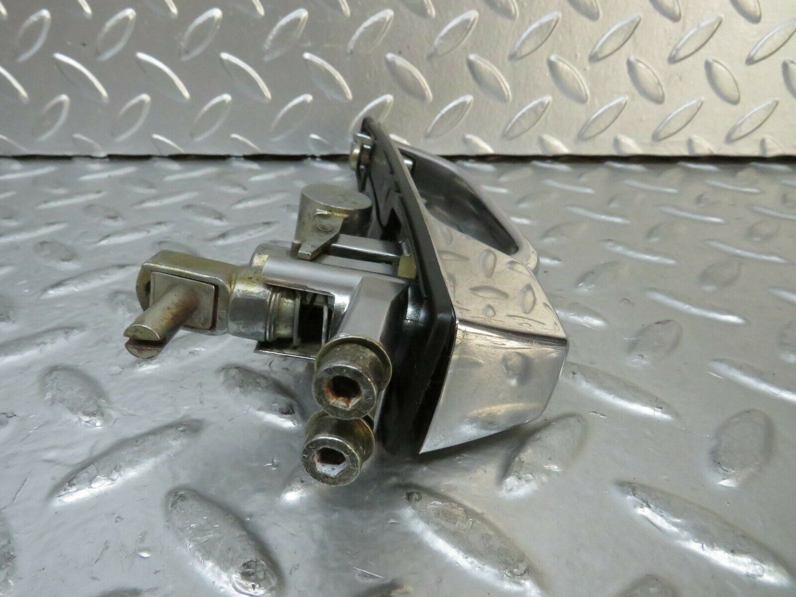 23722 Mercedes-Benz W116 350E Rear Exterior Door Handle 1167600059