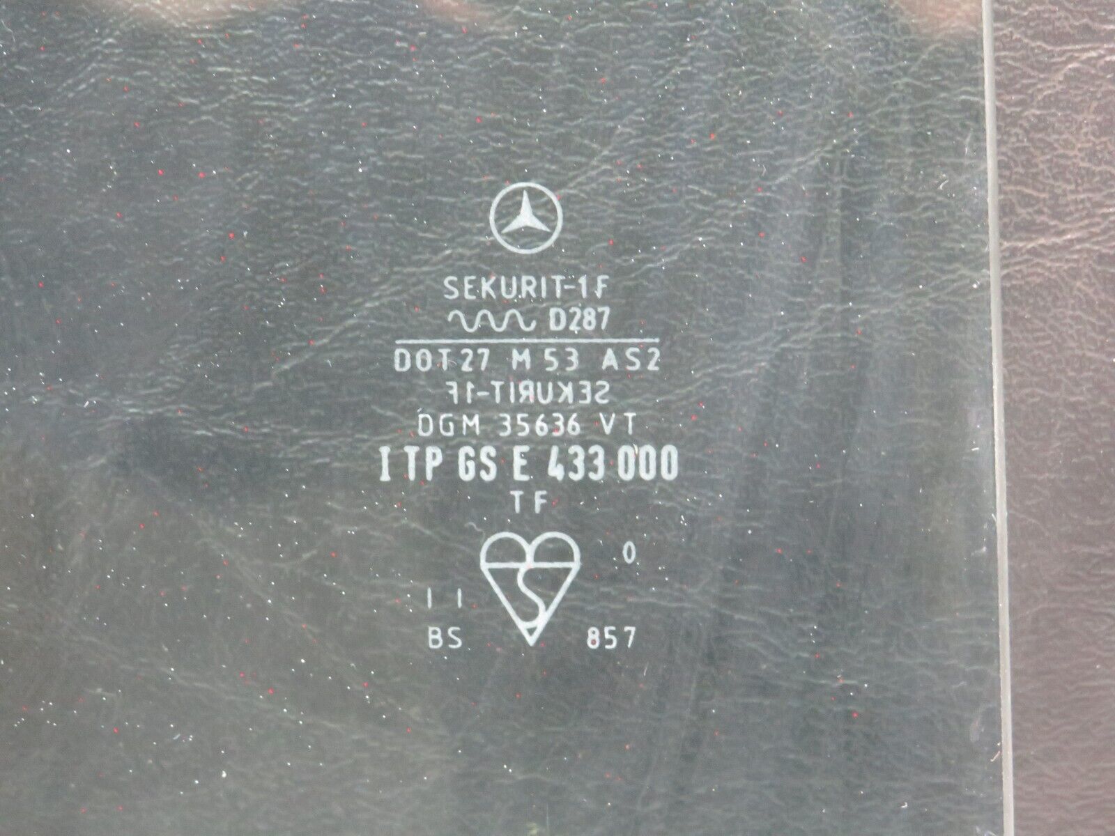 27889 Mercedes-Benz W123 280E Rear Right Door Window Glass