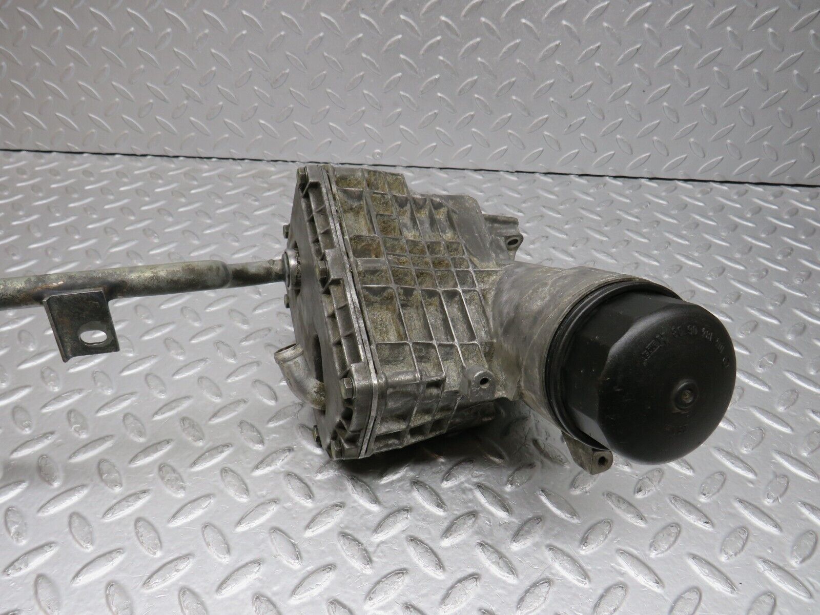 38169 Mercedes-Benz A124 320E Cabriolet Oil Filter Housing 1041840608