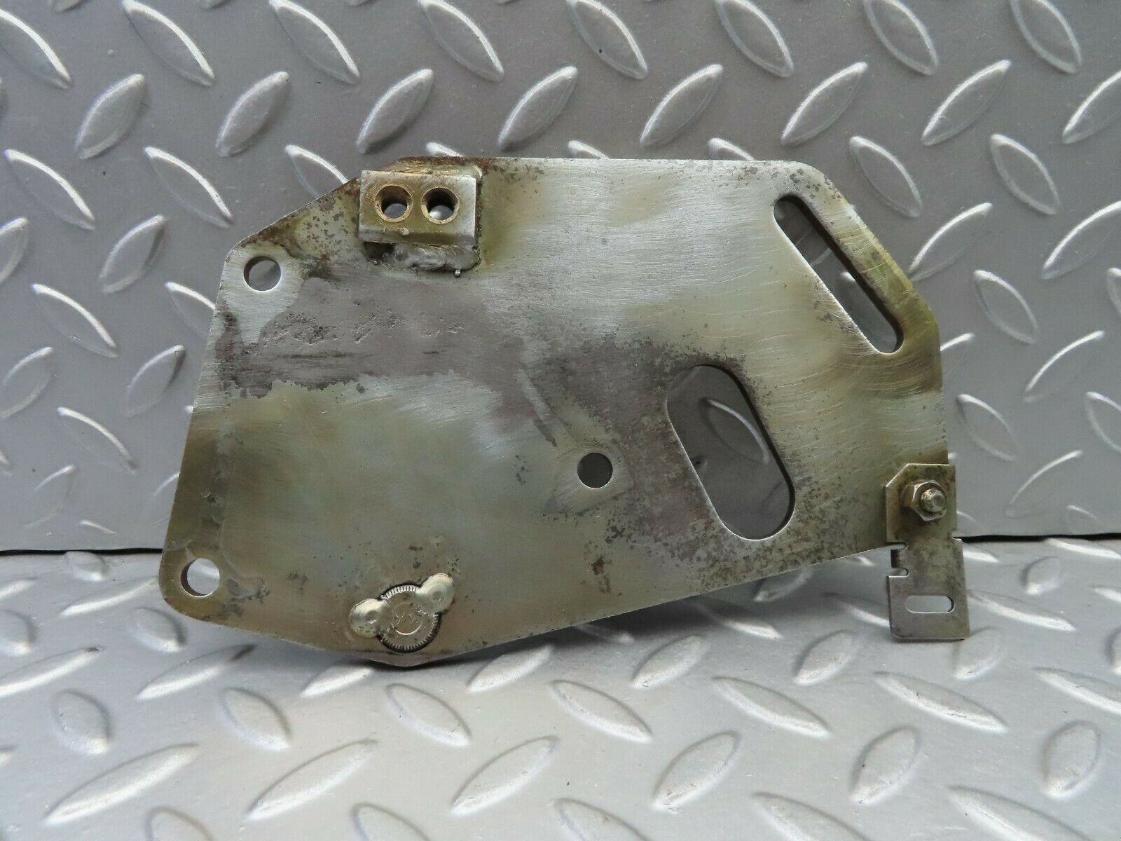 7079 Mercedes-Benz C107 350SLC Coupe Power Steering Pump Bracket