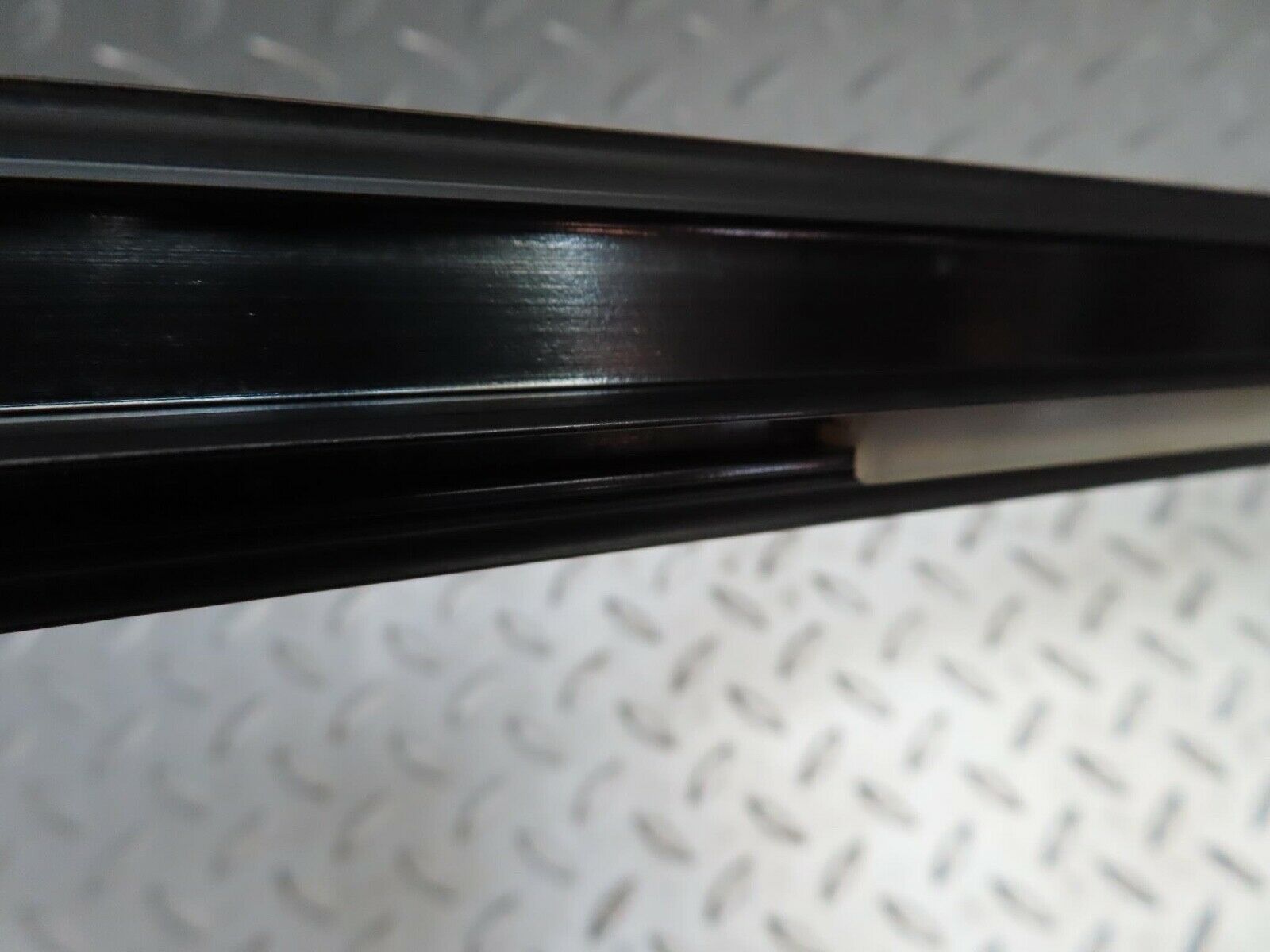 16509 Mercedes-Benz W124 260E Roof Chrome Left Side