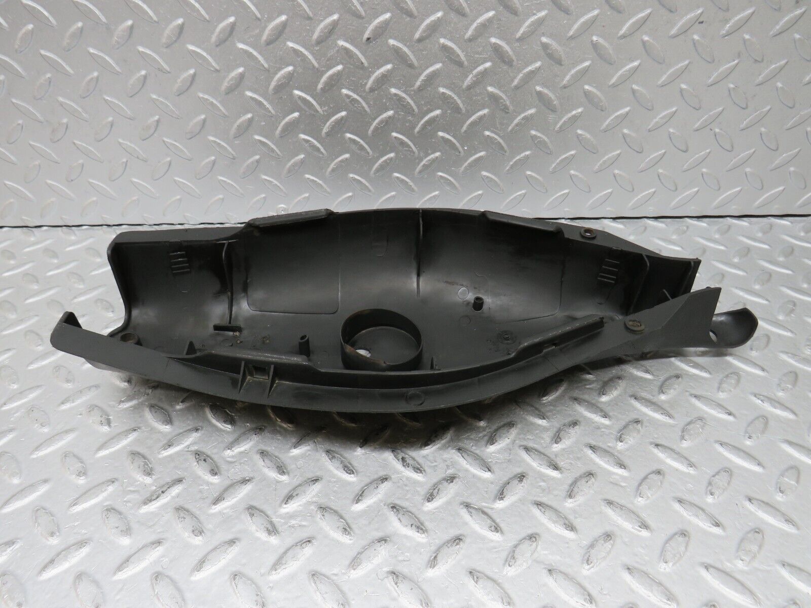 36460 Mercedes-Benz W201 190E 2.0L Rear Control Arm Cover 1243520088