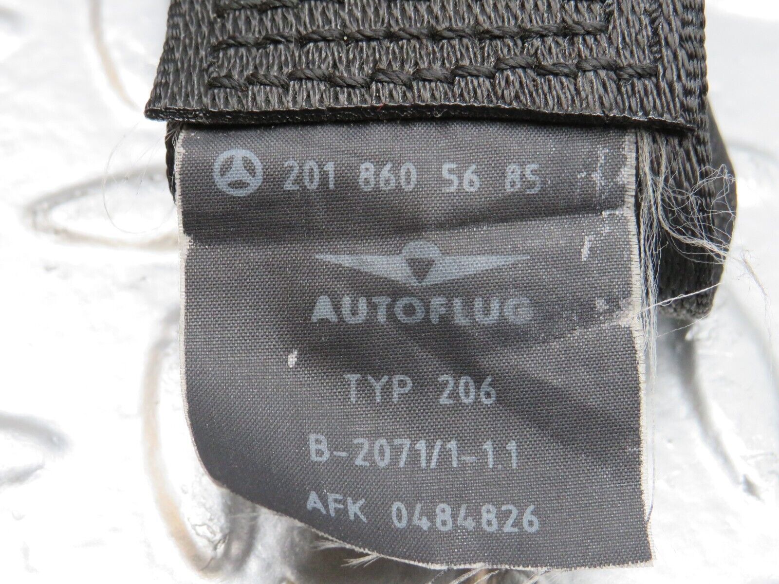 25174 Mercedes-Benz W201 190D Rear Seat Belt Set 1268601886