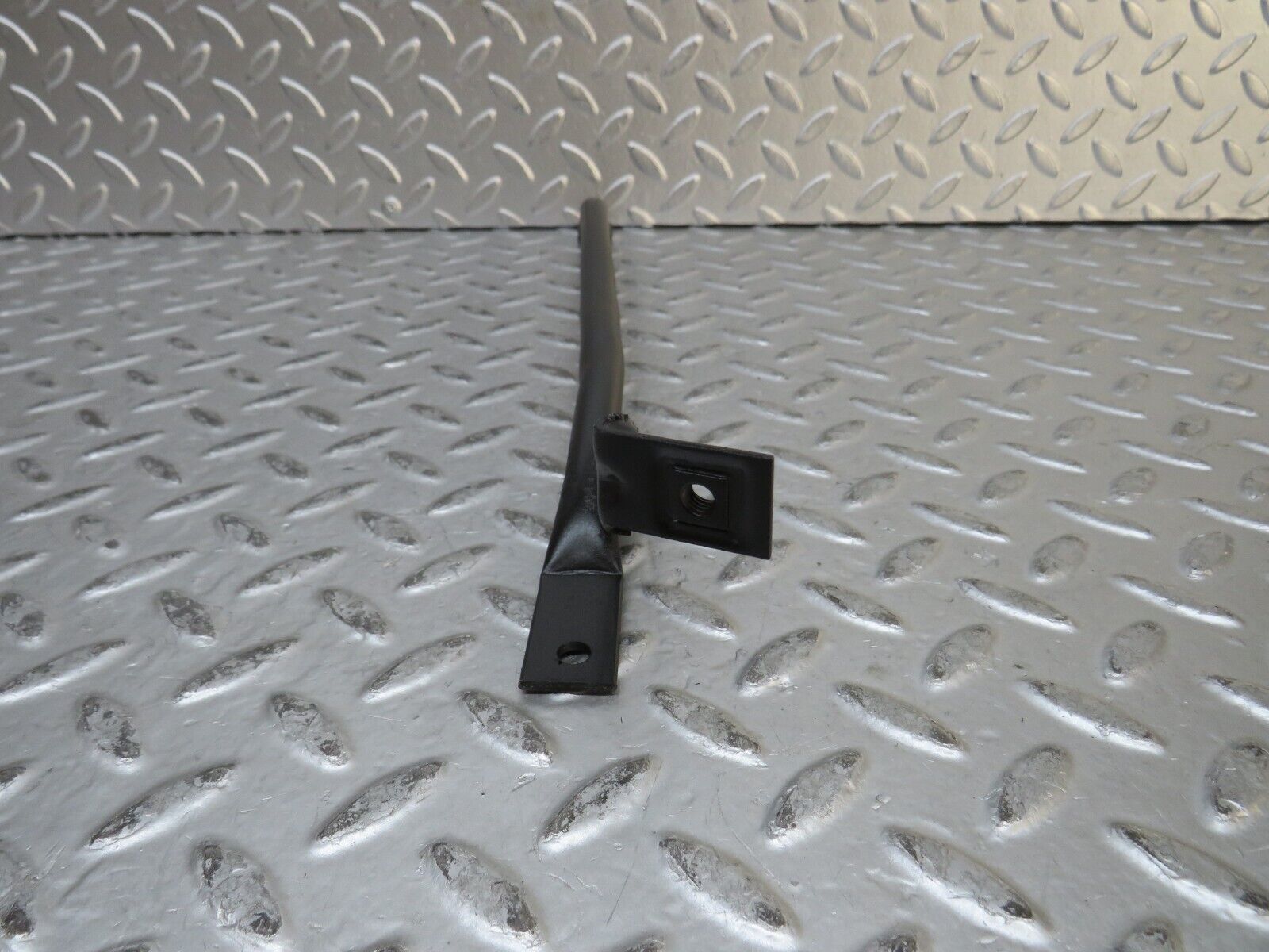 28789 Mercedes-Benz W123 230E Horn Bracket