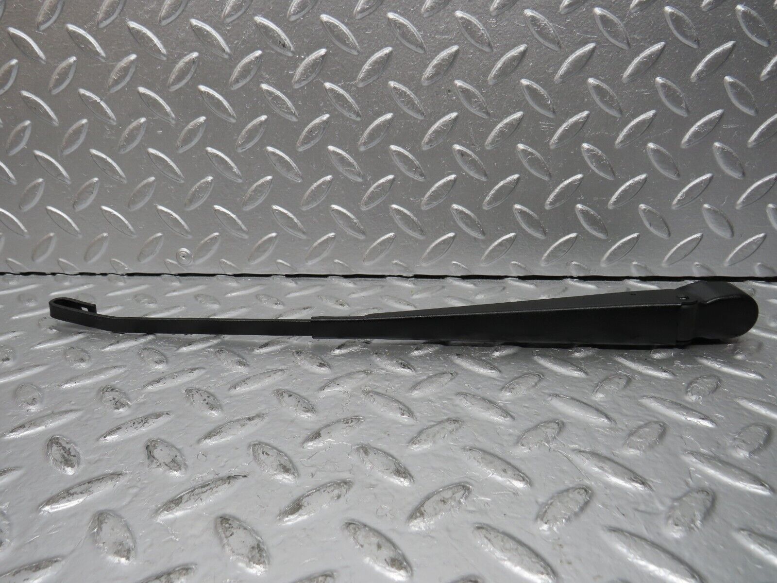 31161 Mercedes-Benz W123 200D Wiper Arm Bosch Left Side