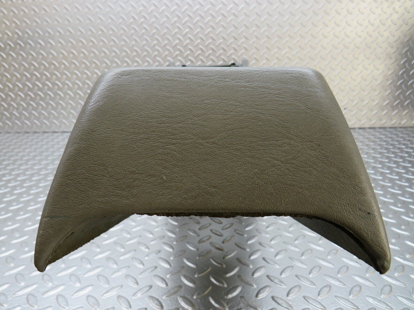 25884 Mercedes-Benz W124 280E Centre Console Grey