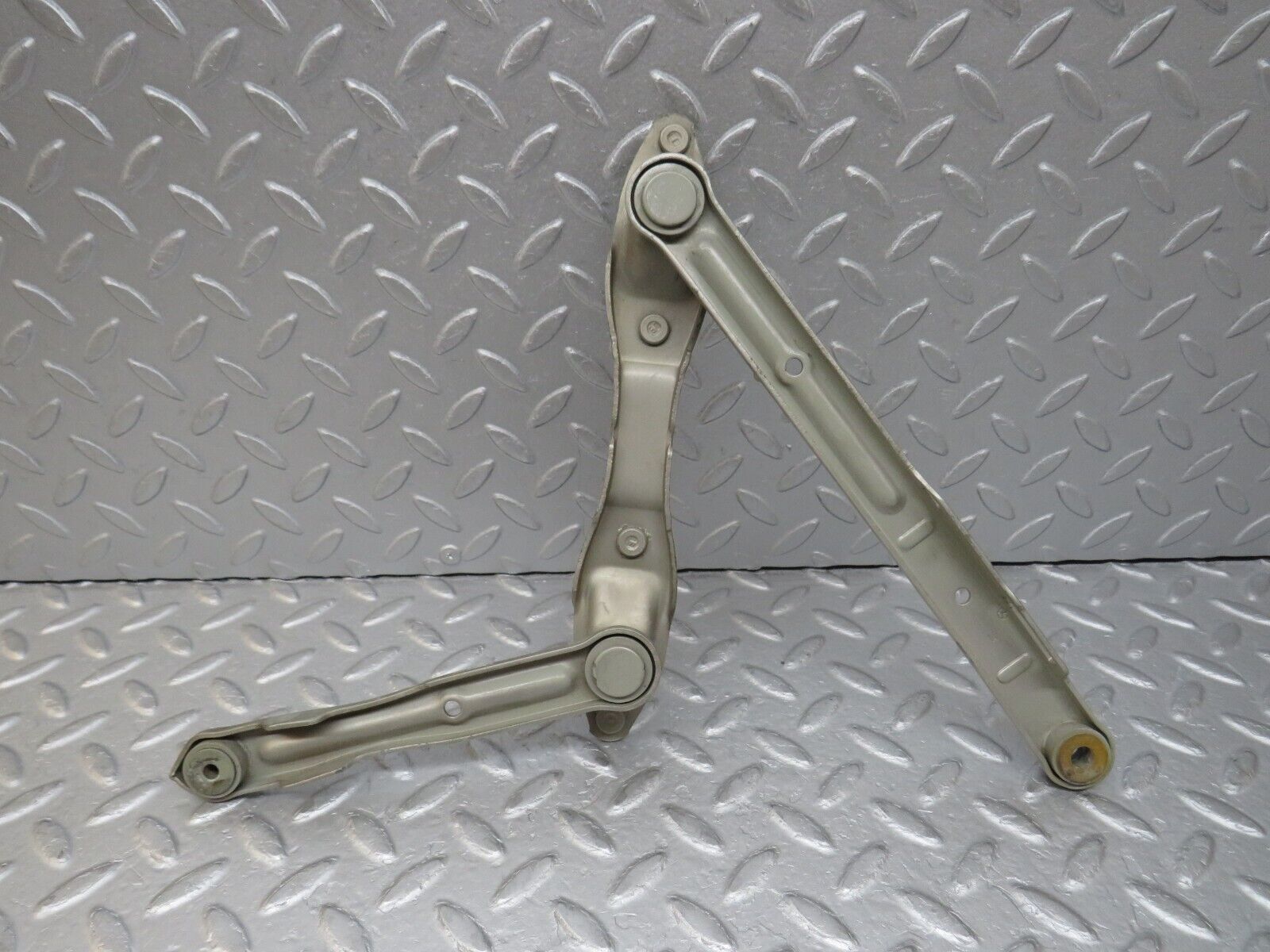 36537 Mercedes-Benz W201 190E 2.0L Bonnet Hinge Right Side