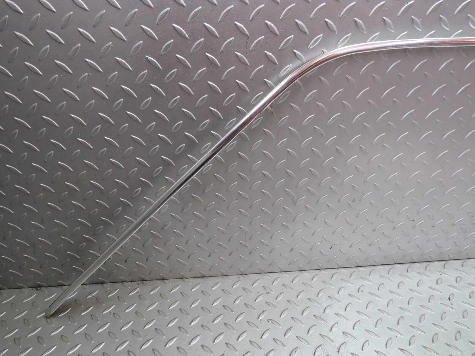 36325 Mercedes-Benz W126 420SE Roof Chrome Trim Left Side