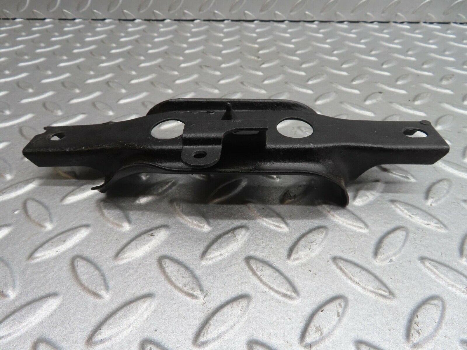 13881 Mercedes-Benz C107 280SLC Cardan Shaft Drive Shaft Bracket