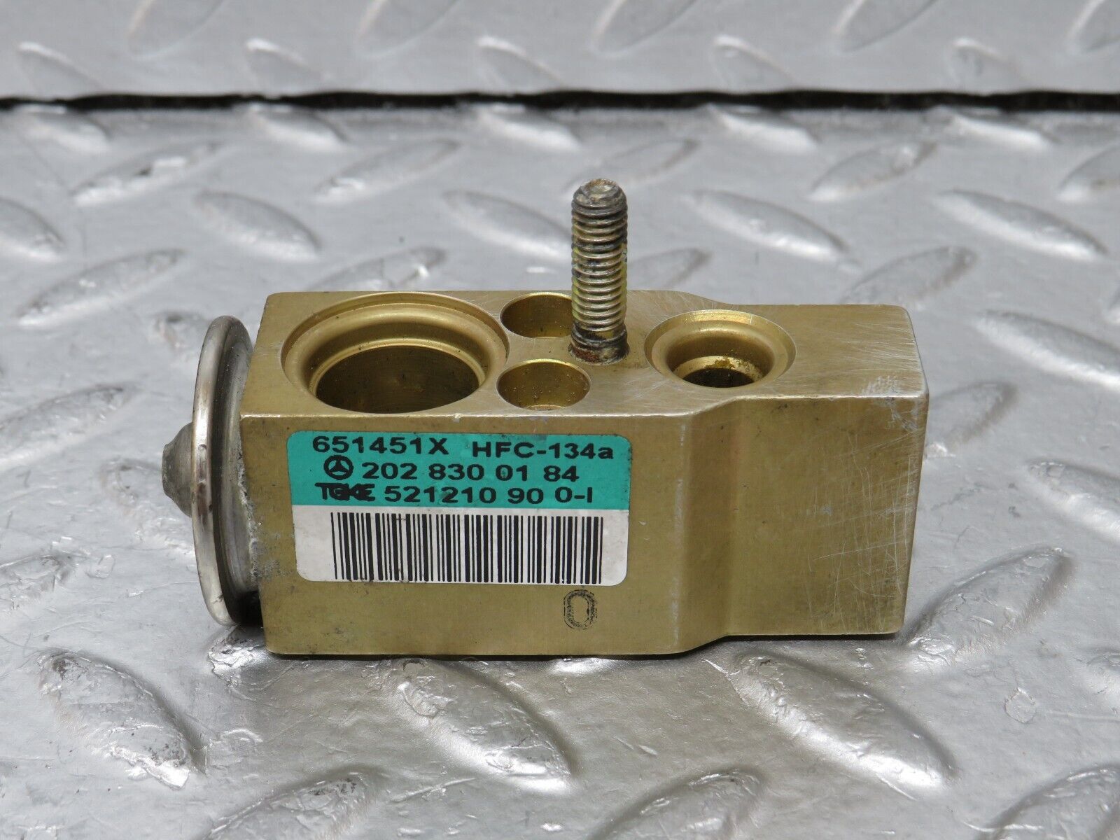 34894 Mercedes-Benz W210 320E Air Condition Expansion Valve 2028300184