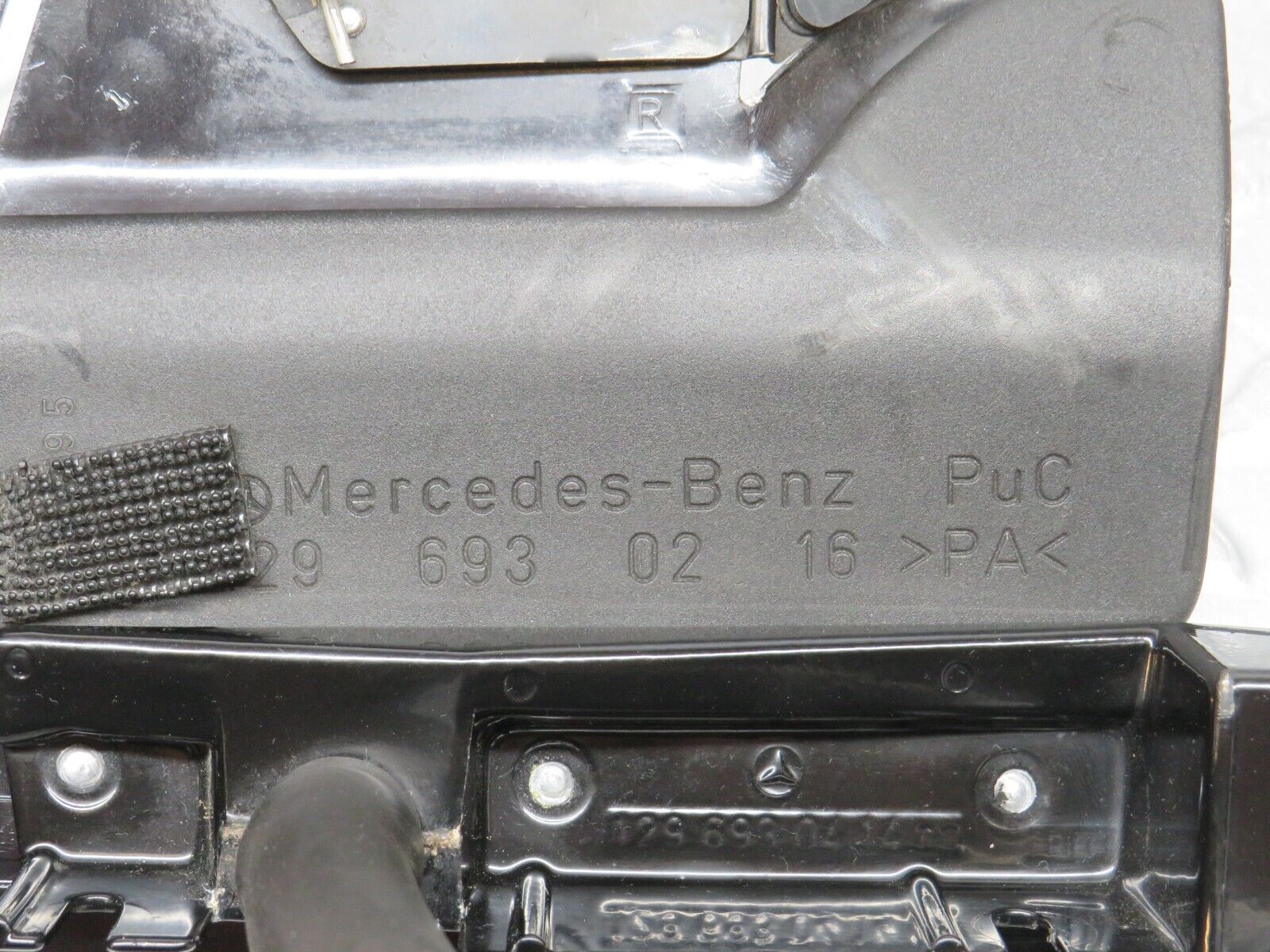 39402 Mercedes-Benz R129 320SL Coupe Roof Flap Cover Trim Right 1296930216 1296930414