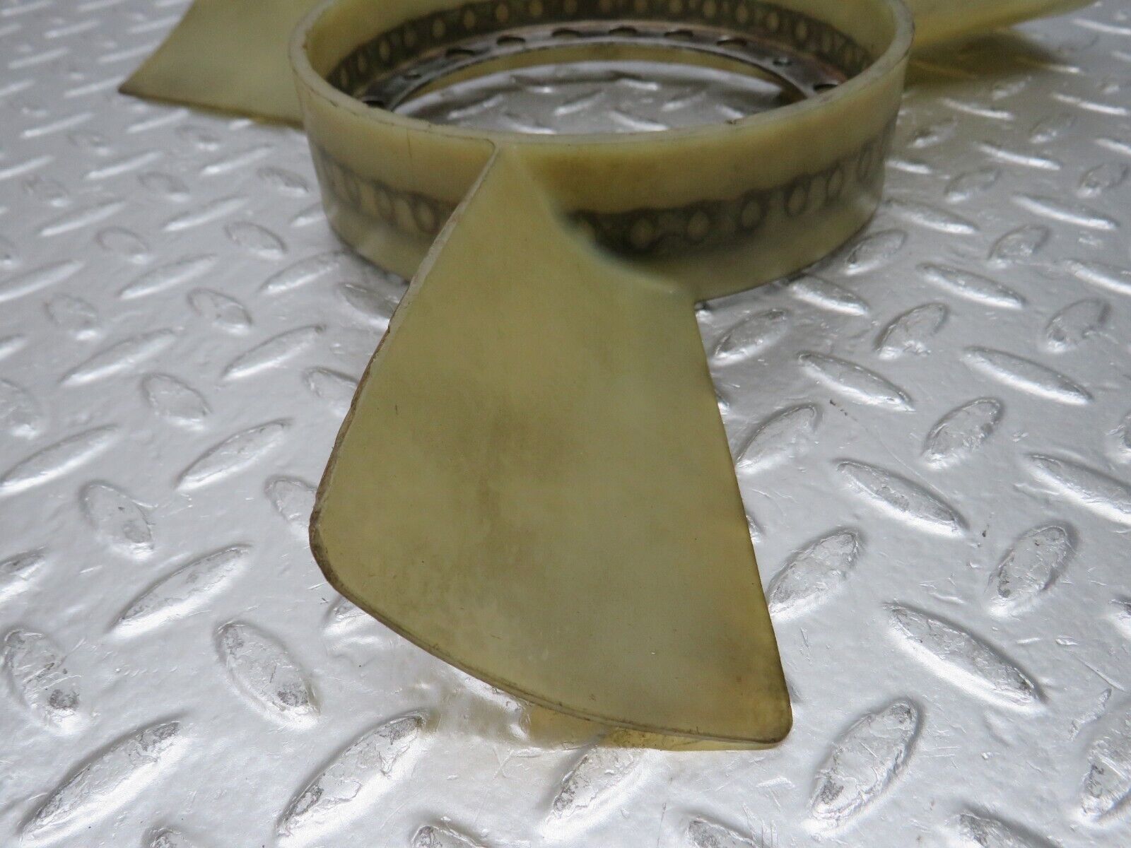 0093 Mercedes-Benz W116 350SE Engine Cooling Fan 6162000723