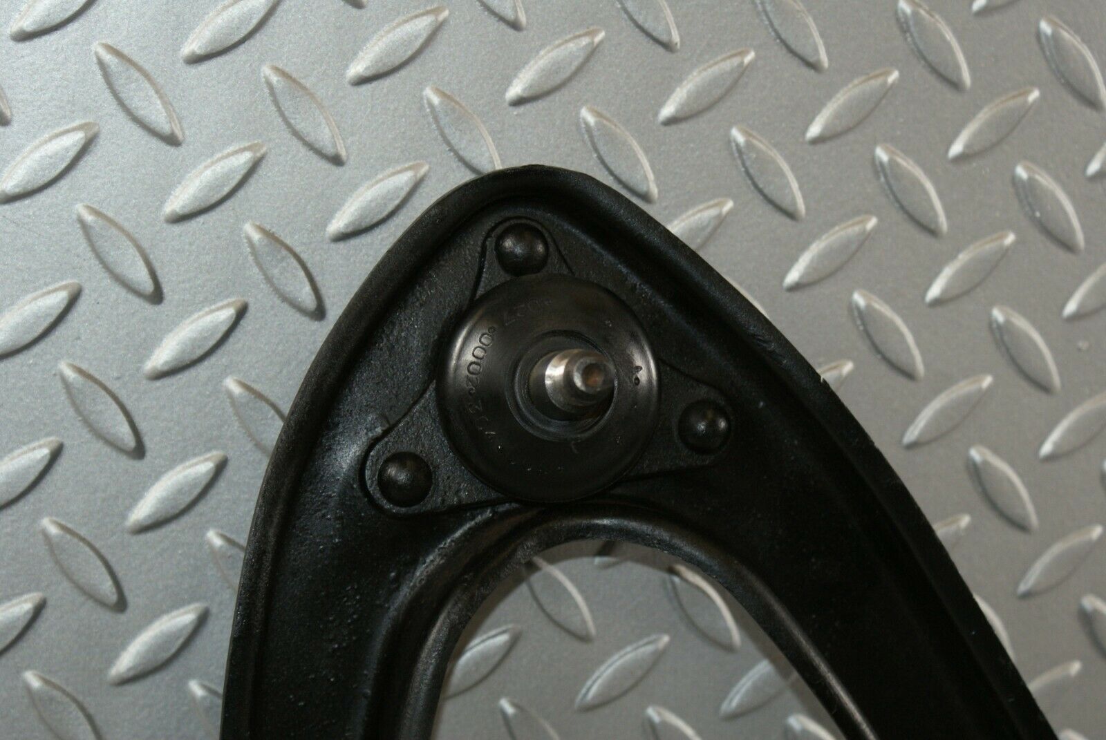 3213 Mercedes-Benz W115 220D Front Right Upper Control Arm