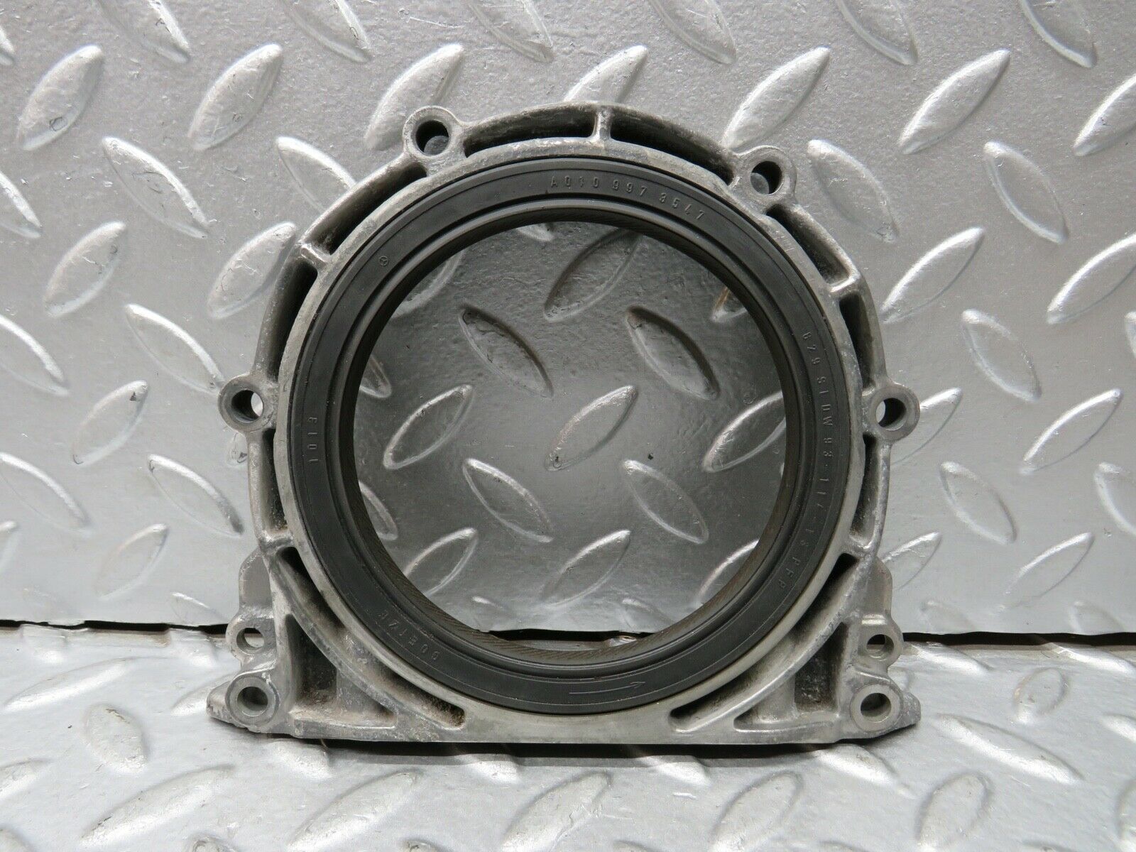 21729 Mercedes-Benz W126 300SE Crankshaft Rear Sealing Cover 6010110108