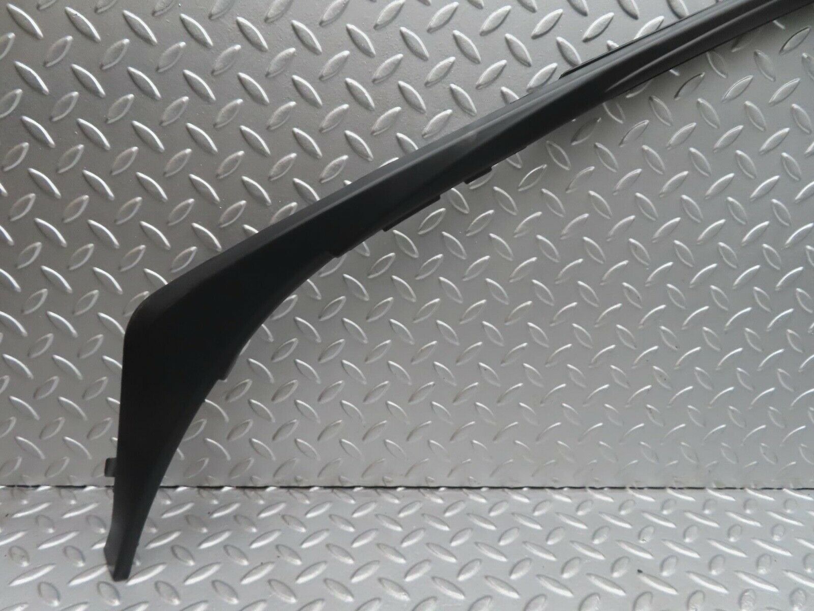 14871 Mercedes-Benz W140 S320 Front Right Door Window Trim 1407206462