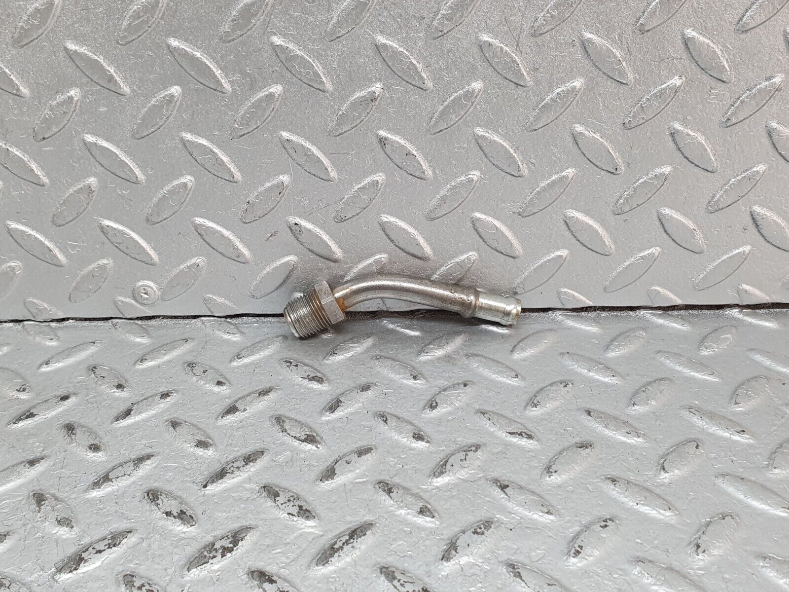 41241 Mercedes-Benz W126 300SE Power Steering Hose Pipe