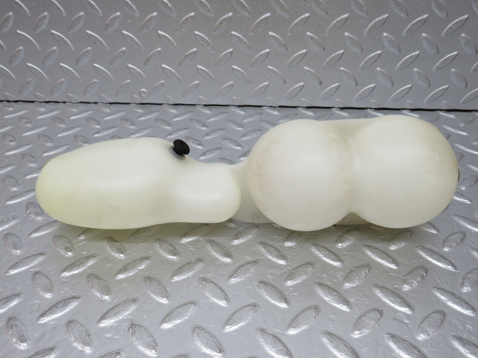 32427 Mercedes-Benz S124 300TE Wagon Vacuum Reservoir Tank