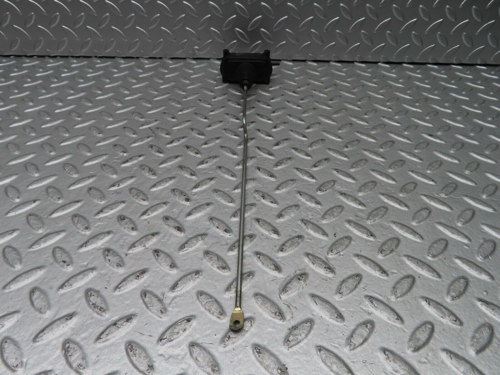 21444 Mercedes-Benz W126 300SE Rear Door Lock Vacuum Actuator