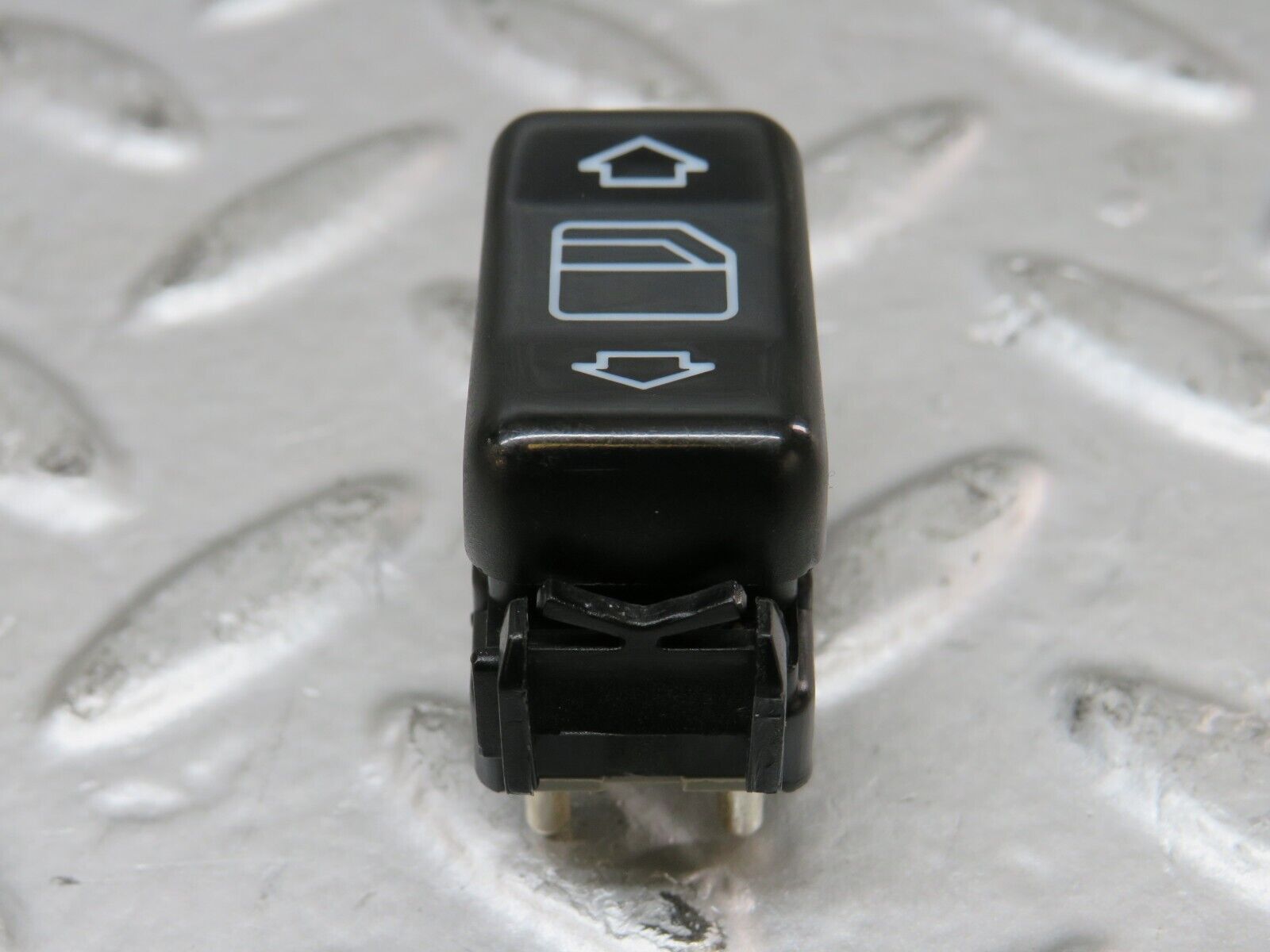 26561 Mercedes-Benz C124 220CE Coupe Right Electric Window Switch 1248209010