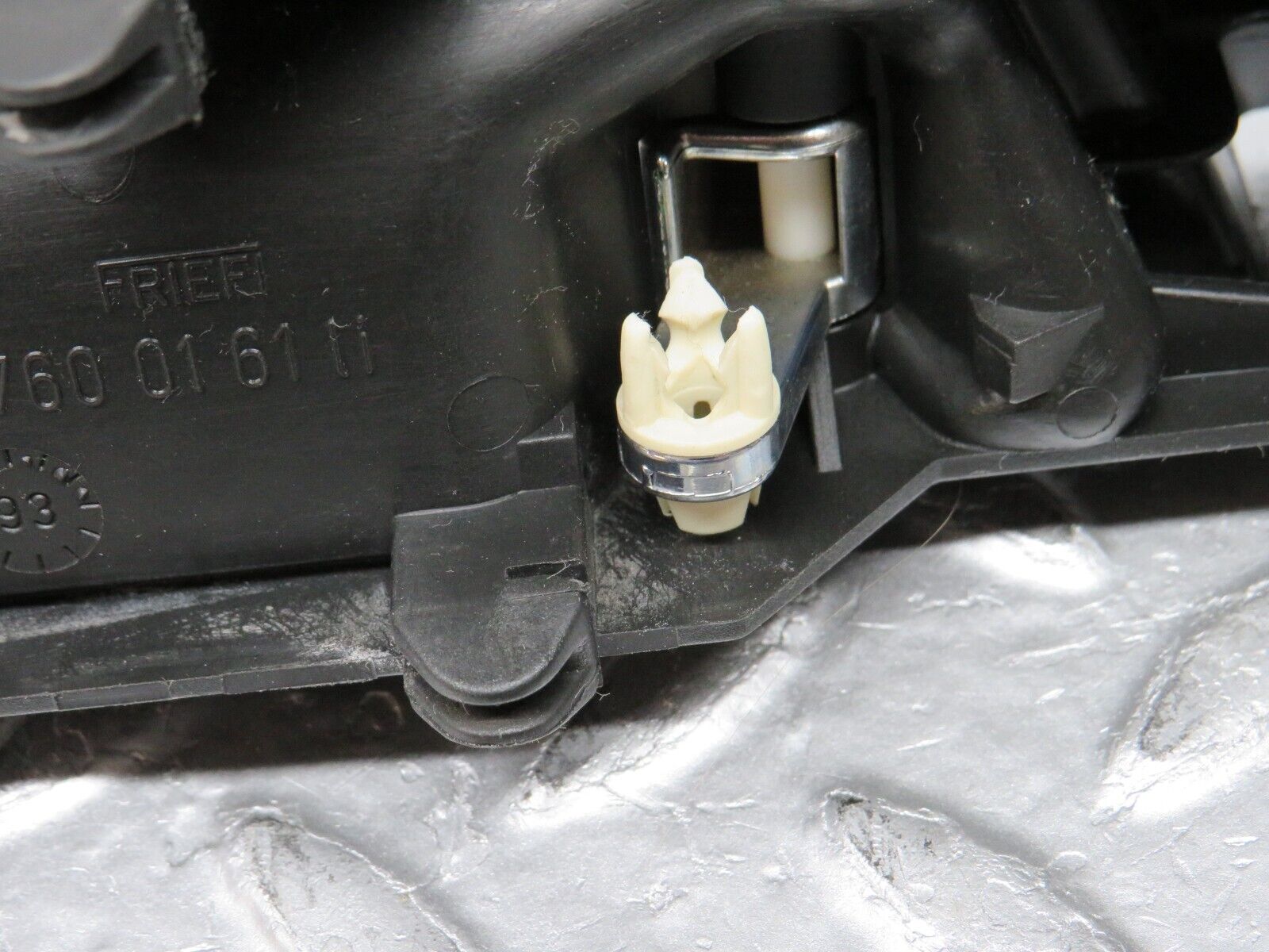 31371 Mercedes-Benz S124 220TE Rear Left Interior Door Handle 1247600161