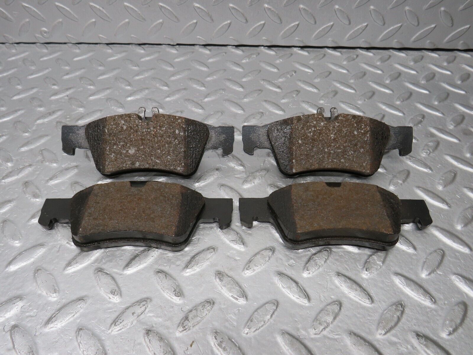 38205 Mercedes-Benz W211 W220 Genuine Rear Brake Pads New 003420512067