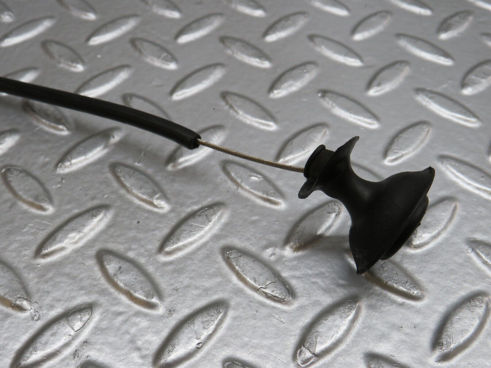 29596 Mercedes-Benz W124 230E Bonnet Release Cable 1239970681