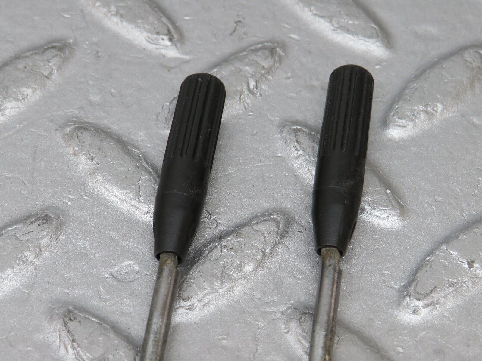 36049 Mercedes-Benz W126 420SE Front Door Lock Knob Pair