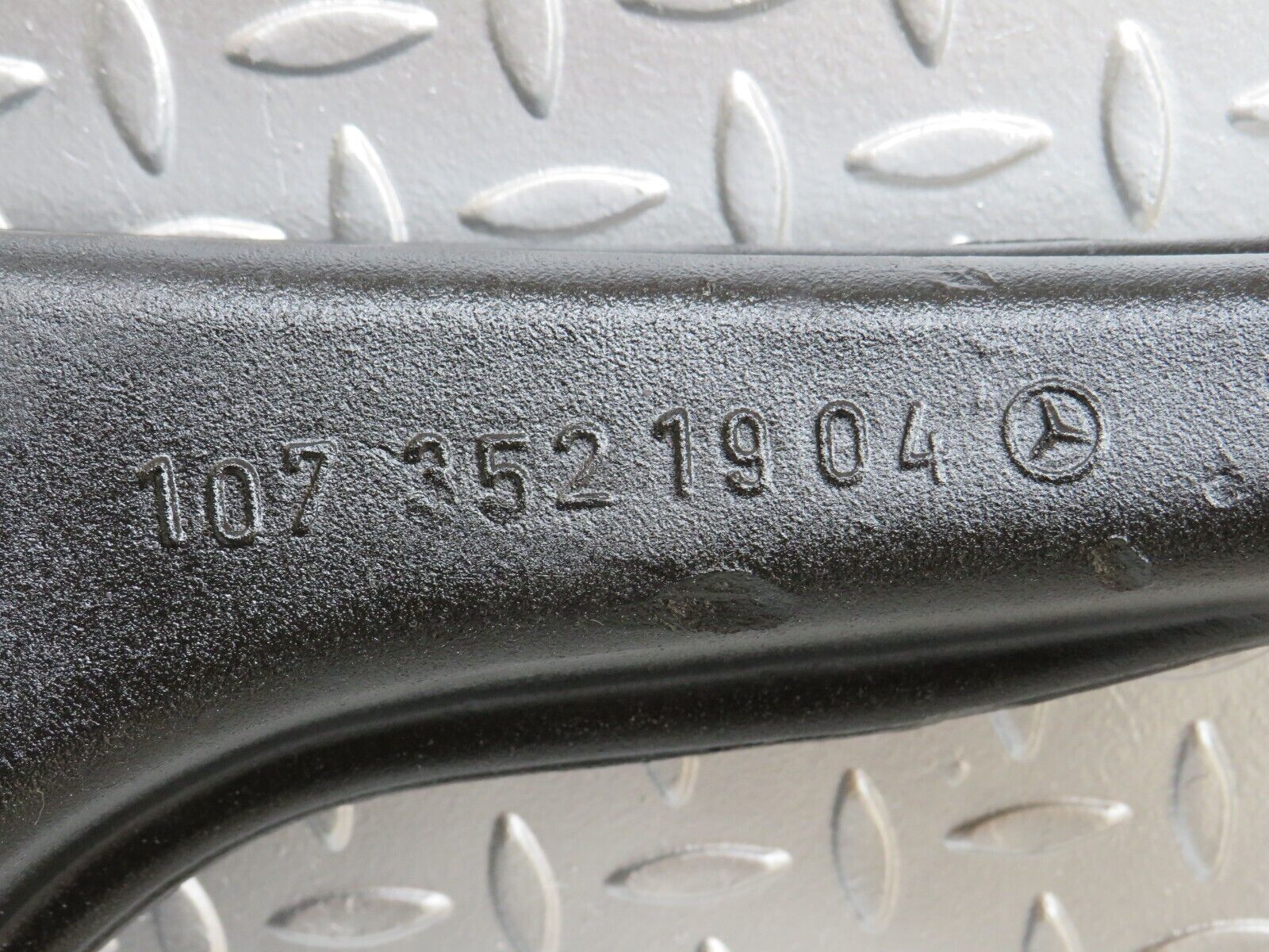 26311 Mercedes-Benz W116 450SE Trailing Arm Control Rear Right 1073521904