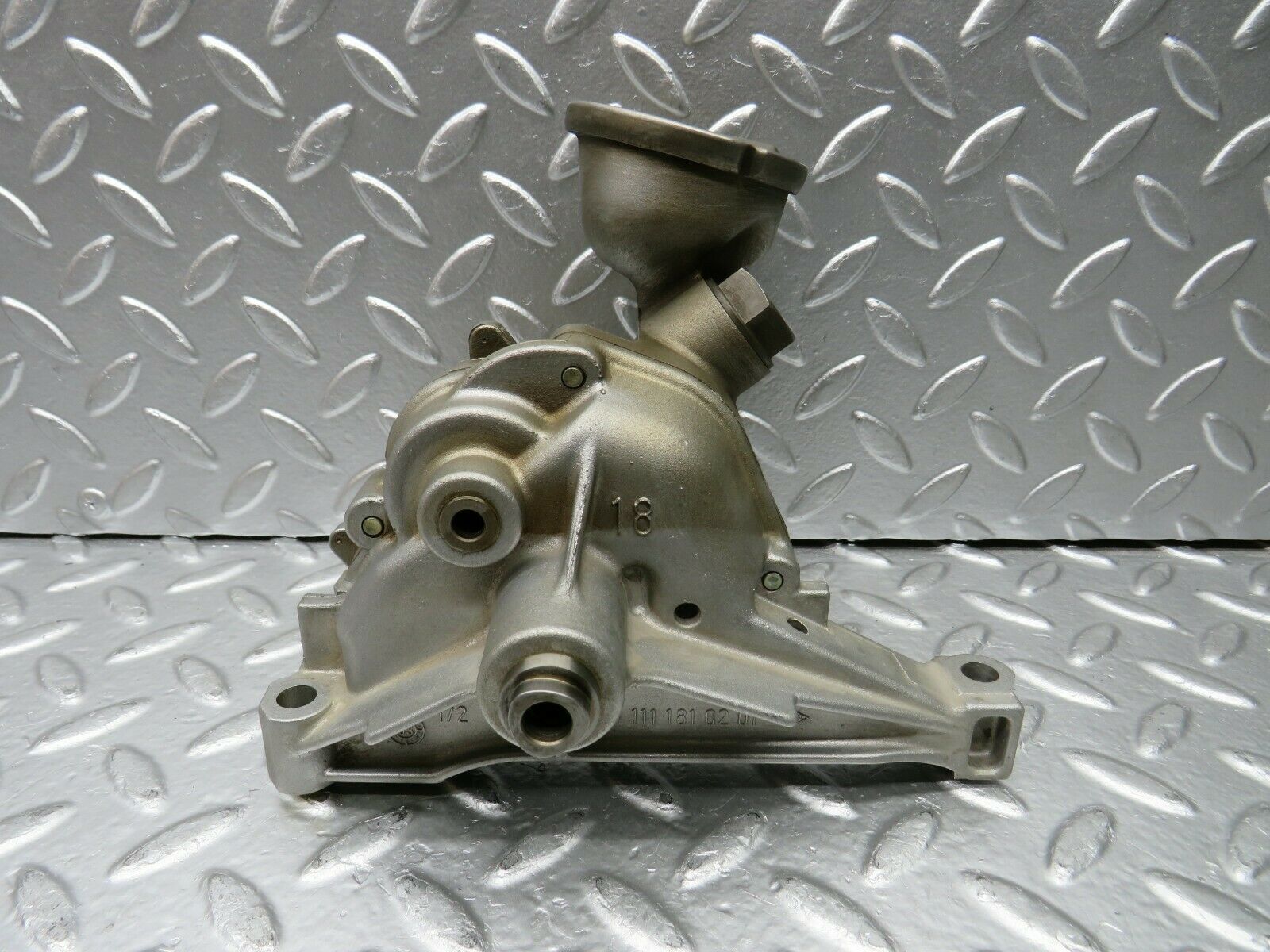 22555 Mercedes-Benz C124 E220 Coupe Oil Pump 1111810201 6041810620
