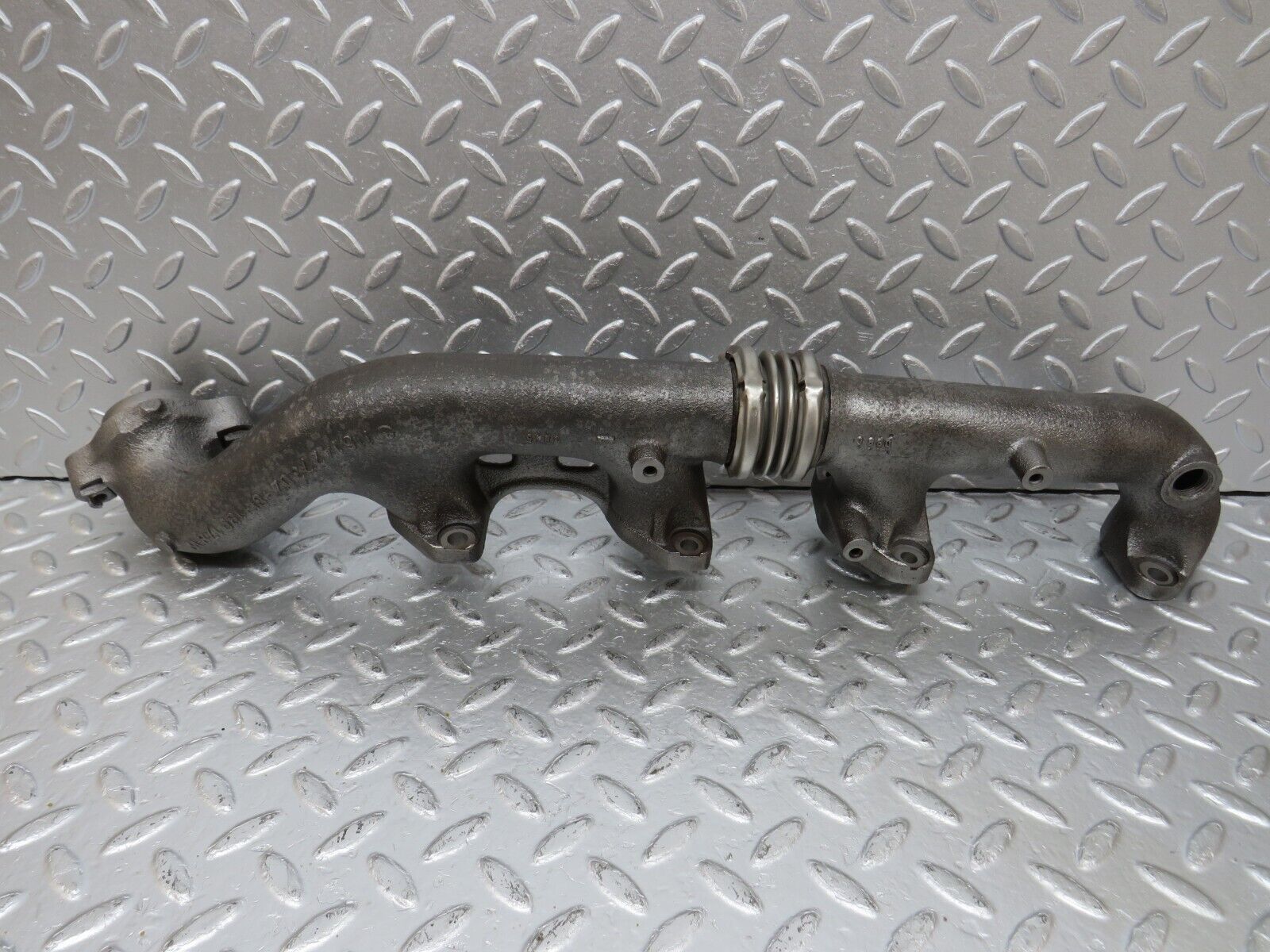 33125 Mercedes-Benz W126 380 V8 Exhaust Manifold Left 1161422302 1161422902