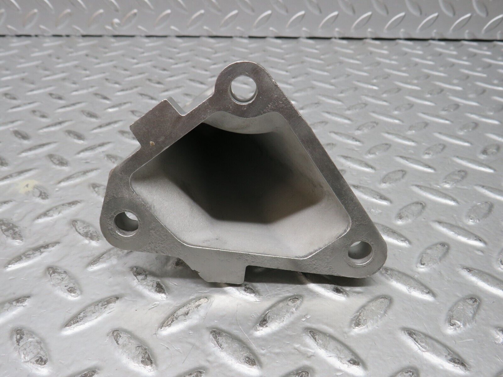 28704 Mercedes-Benz W123 230E Engine Mount Bracket Right Side 1022230304