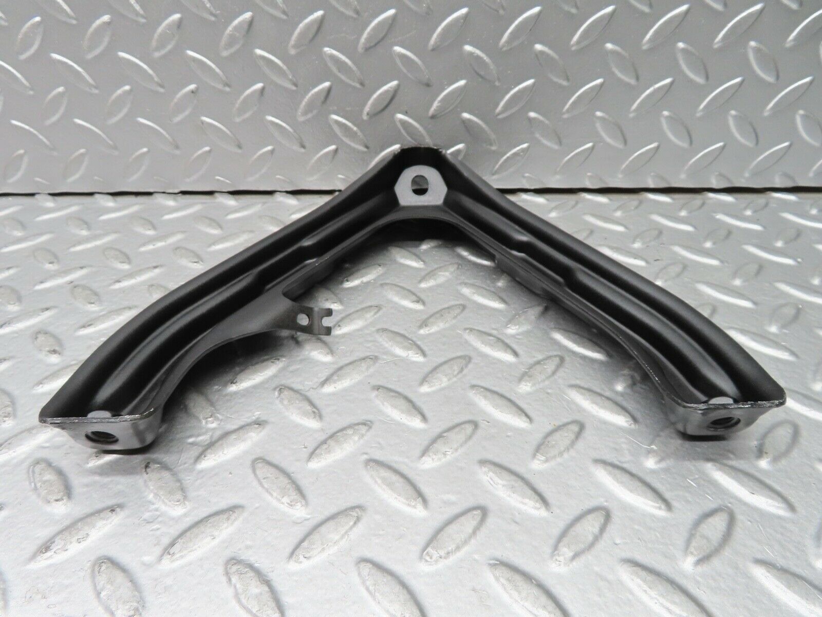 21288 Mercedes-Benz W123 230E Air Intake Manifold Bracket