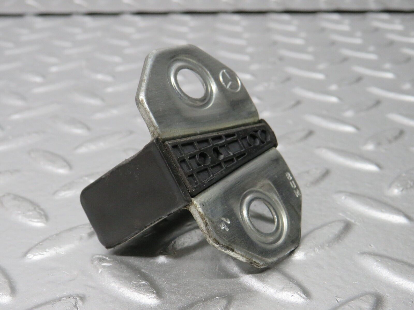 31322 Mercedes-Benz S124 220TE Wagon Door Lock Latch