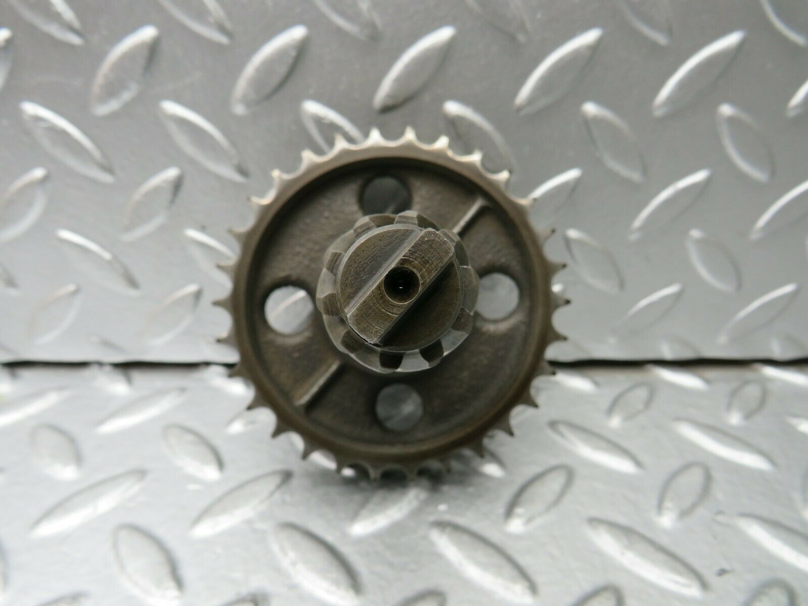 22815 Mercedes-Benz C107 450SLC Camshaft Intermediate Timing Gear 1161570414