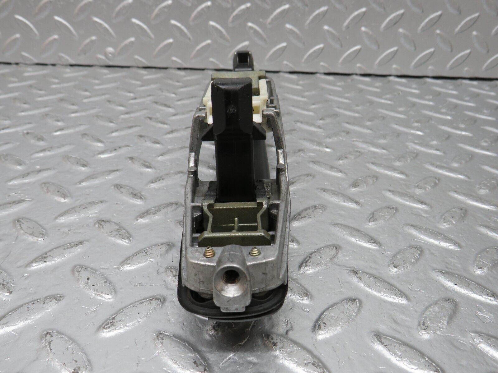 33421 Mercedes-Benz W202 C180 Rear Left Exterior Door Handle