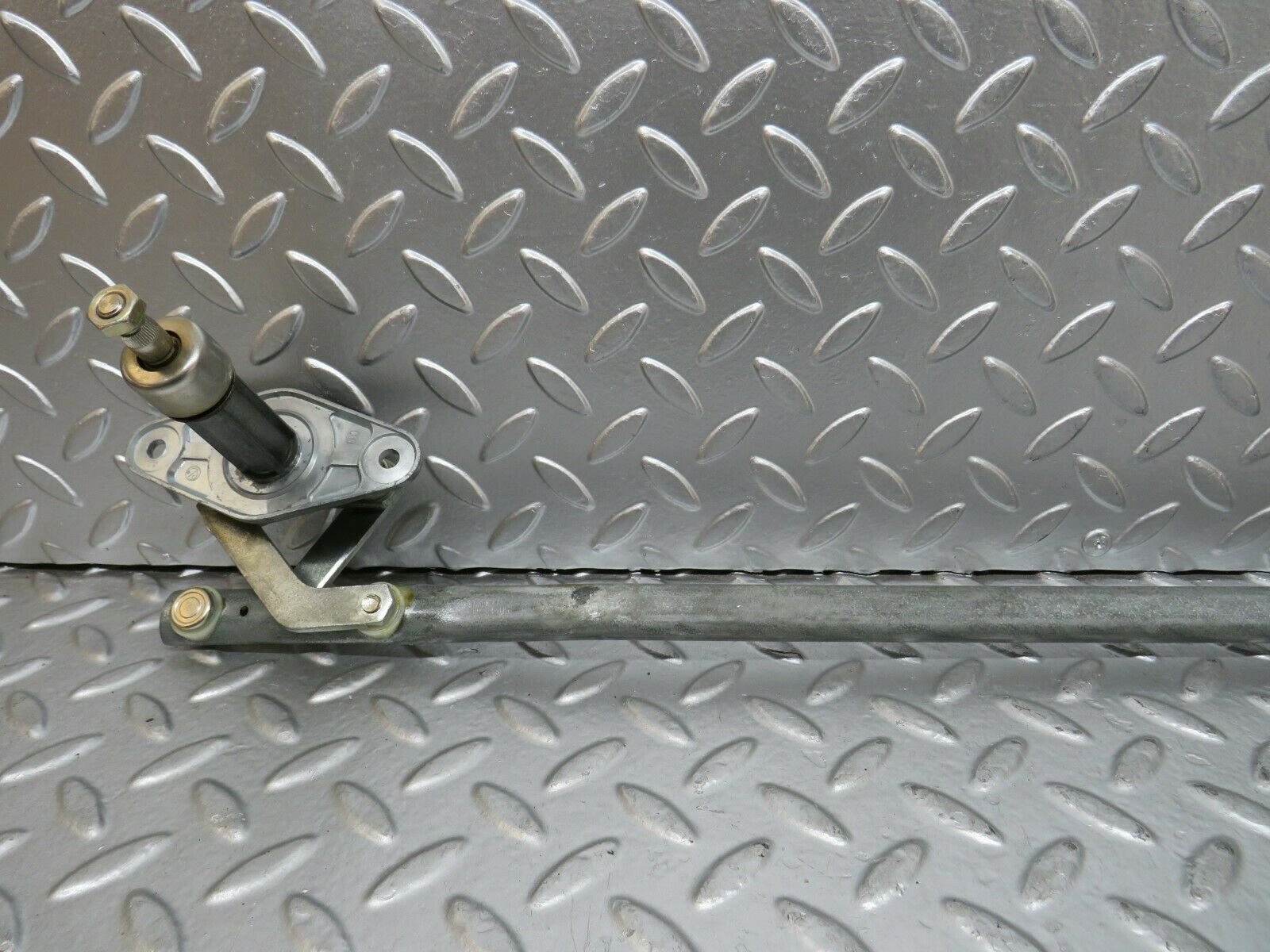 23498 Mercedes-Benz W114 280E Windscreen Wiper Linkage